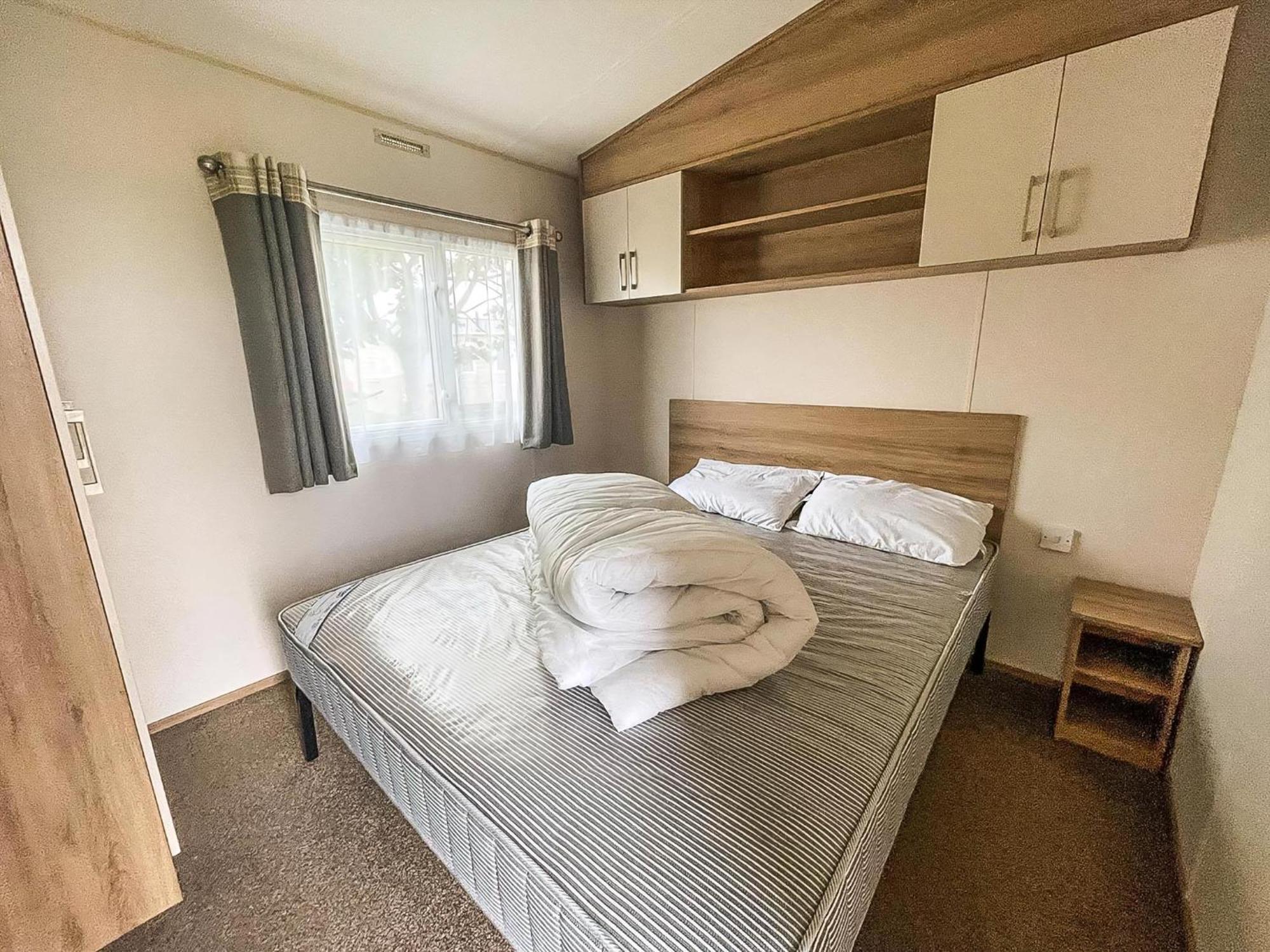 Superb 6 Berth Caravan At St Osyth Beach, Near Clacton-On-Sea Ref 28008Mc Luaran gambar