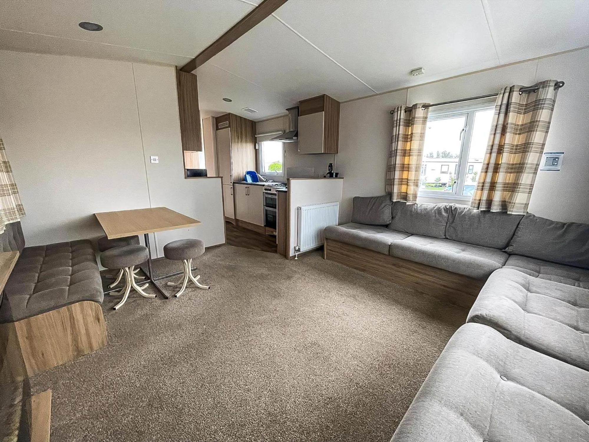 Superb 6 Berth Caravan At St Osyth Beach, Near Clacton-On-Sea Ref 28008Mc Luaran gambar
