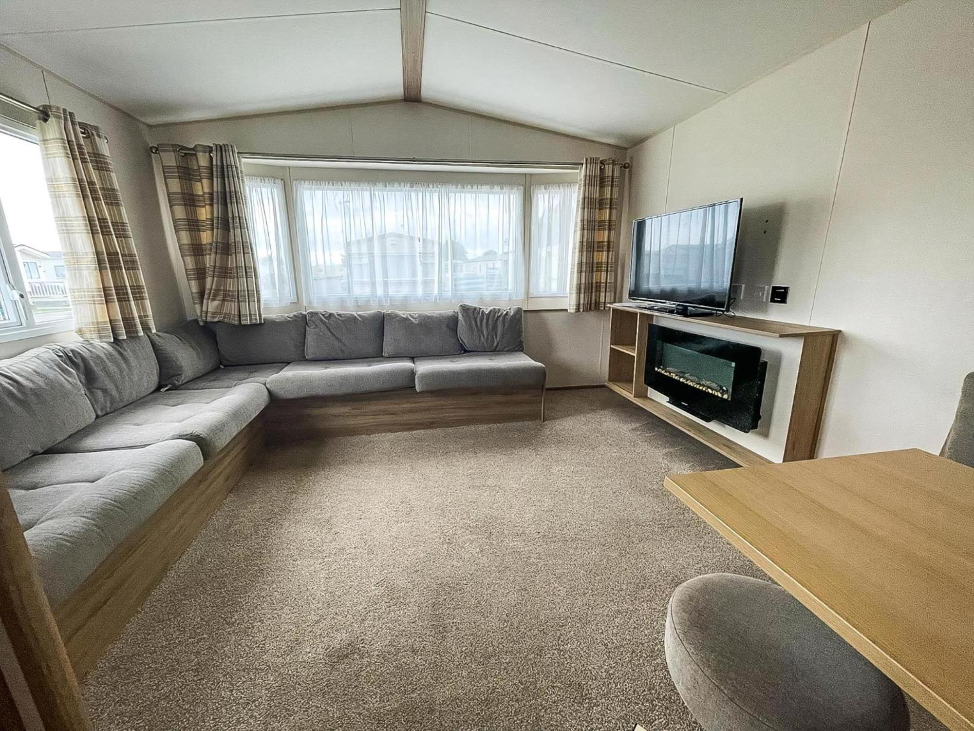 Superb 6 Berth Caravan At St Osyth Beach, Near Clacton-On-Sea Ref 28008Mc Luaran gambar