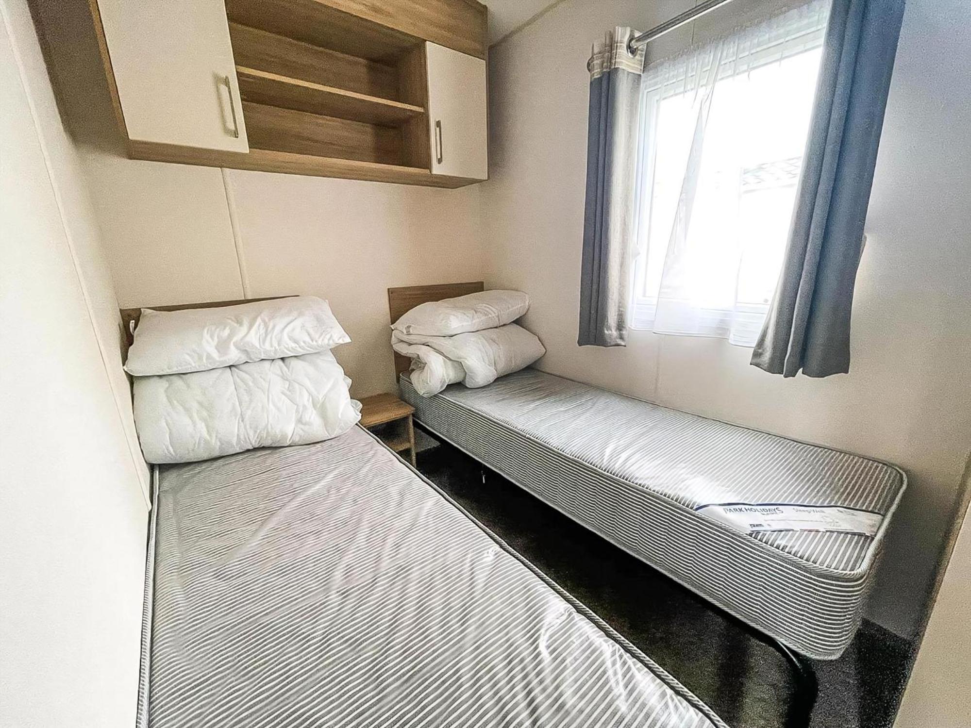 Superb 6 Berth Caravan At St Osyth Beach, Near Clacton-On-Sea Ref 28008Mc Luaran gambar